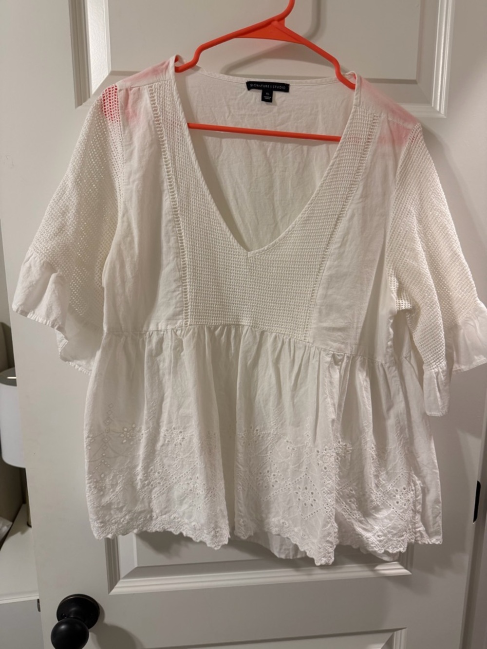Signature Studio White Eyelet V-Neck Peasant Blouse